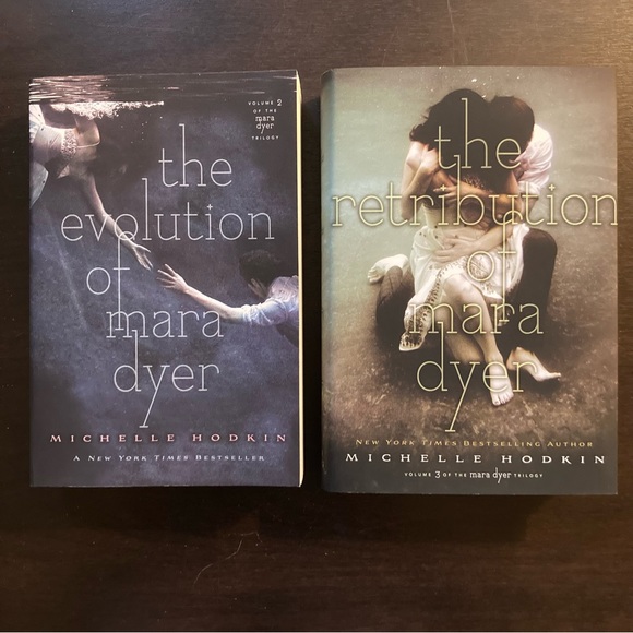 Simon and Schuster Accessories - 2 Mara Dyer series books